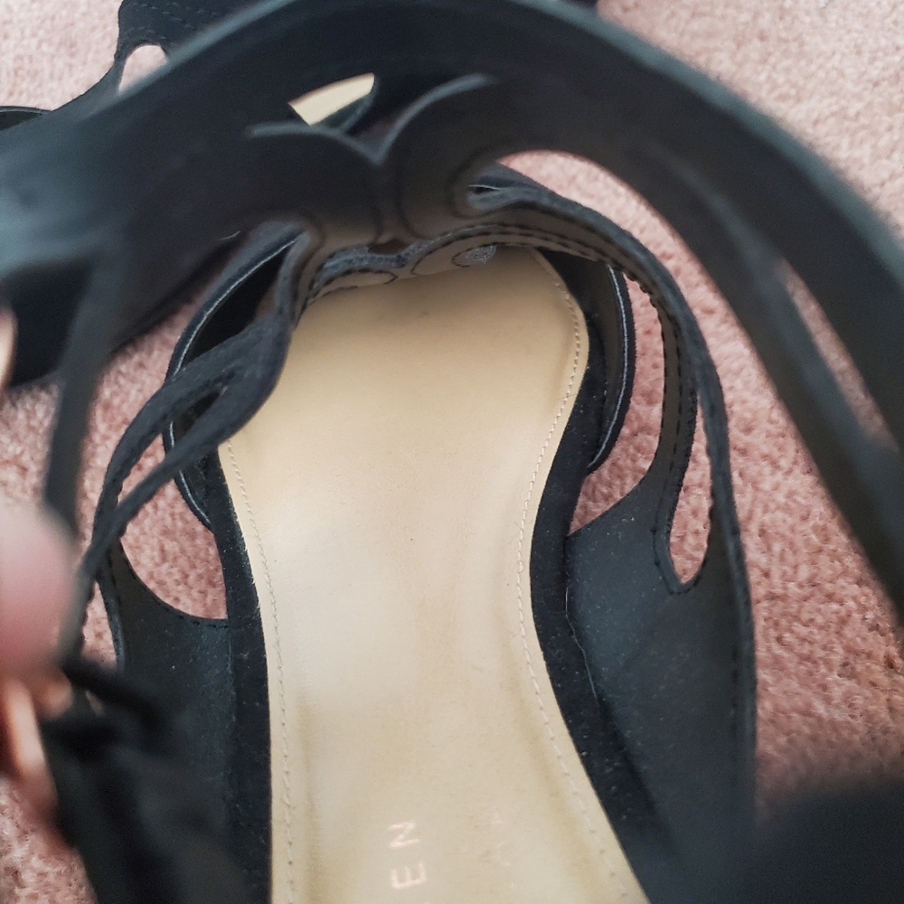 flats - Picture 2 of 3